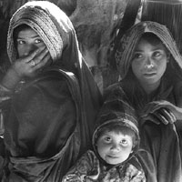 Women and children from a nomadic family